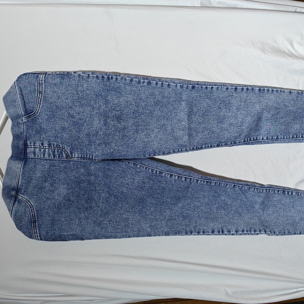 Women's stonewashed denim jeggings
